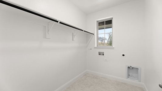 New construction Single-Family house 1733 Edgeway Dr, Aubrey, TX 76227 plan McClellan II - image 17