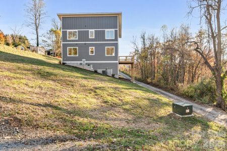 New construction Single-Family house 62 Upper Moffitt Rd, Asheville, NC 28805 - image