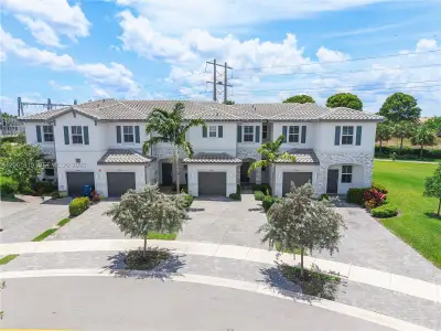 New construction Townhouse house 4614 Nw 120Th Wy, Coral Springs, FL 33076 - image
