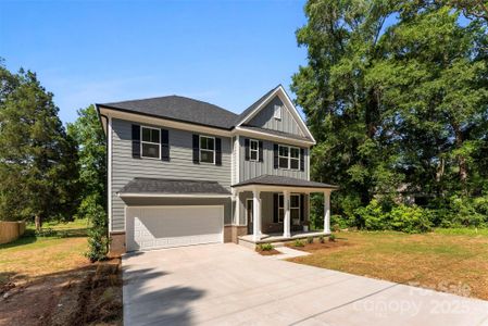 New construction Single-Family house 1227 Breezewood Dr, Charlotte, NC 28262 - image