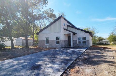 New construction Single-Family house 3214 Travis Street, Greenville, TX 75401 - photo 0