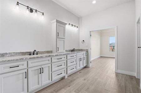 New construction Single-Family house 6002 Oakwood Ct, Granbury, TX 76049 - image 10