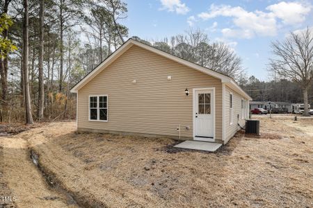 New construction Single-Family house 303 E Pope Ave, Kenly, NC 27542 null- photo 19 19