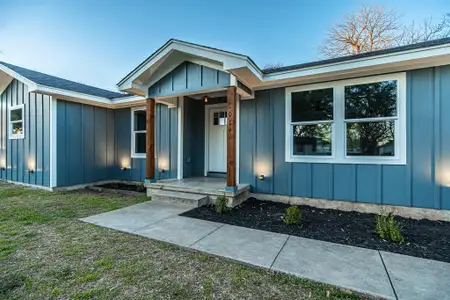New construction Single-Family house 1019 E Walnut St, Hillsboro, TX 76645 - image
