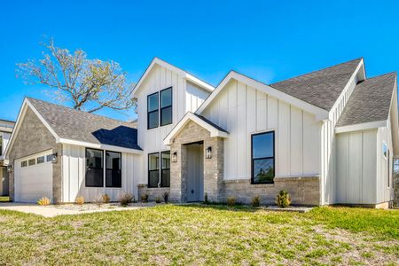 New construction Single-Family house 208 Ulupau Cir, Bastrop, TX 78602 - image
