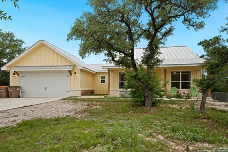 New construction Single-Family house 831 Heritage Hl, Canyon Lake, TX 78133 - photo 0