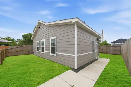 New construction Single-Family house 6431 Paris St, Houston, TX 77021 - image