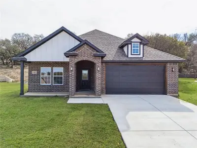 New construction Single-Family house 1103 Bandera Trl, Granbury, TX 76048 - image