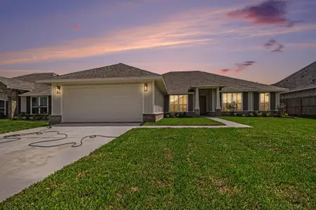 New construction Single-Family house 724 Greystone Ln, Angleton, TX 77515 - image