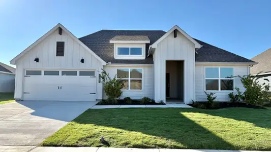 New construction Single-Family house 4231 Cornerstone Cir, Granbury, TX 76048 plan Griffin - image