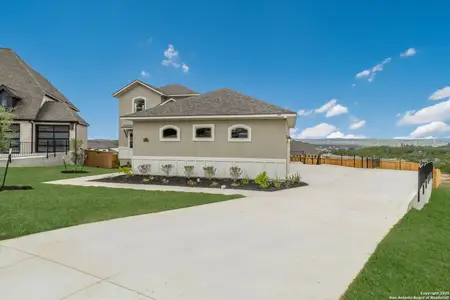 New construction Single-Family house 31138 Osage Run, Bulverde, TX 78163 plan The Brighton - image 2