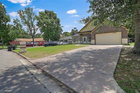 Nestled on a tranquil cul-de-sac, this charming house offers a perfect blend of privacy, peace, and community charm.