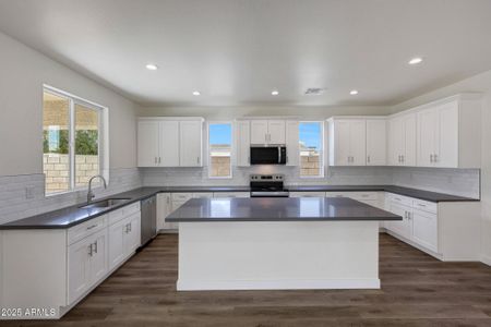 New construction Single-Family house 921 E Desert Ln, Phoenix, AZ 85042 null- photo 10 10