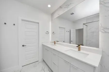 New construction Single-Family house 2216 Via Cami, Houston, TX 77051 - image 7