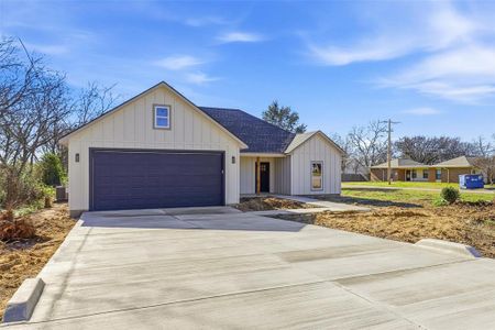 New construction Single-Family house 609 W Washington Ave, Whitney, TX 76692 - image
