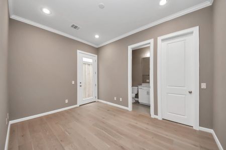 New construction Single-Family house 4026 Blossom St, Houston, TX 77007 - image 17
