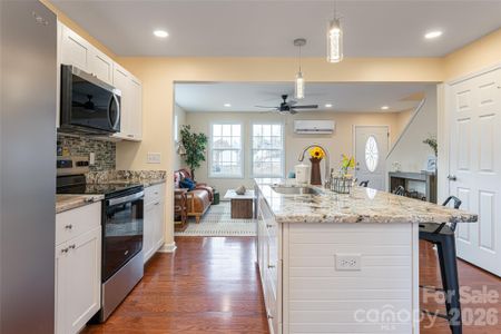 New construction Single-Family house 622 N Main St, Canton, NC 28716 - image 9