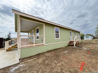 New construction Single-Family house 708 E 5Th, Nixon, TX 78140 null- photo 0