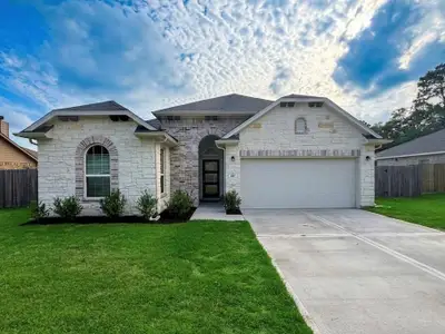New construction Single-Family house 439 S Amherst Dr, West Columbia, TX 77486 plan Greeley - image