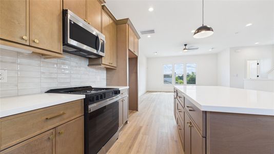 New construction Single-Family house 4205 Arlington St, Houston, TX 77018 - image 6