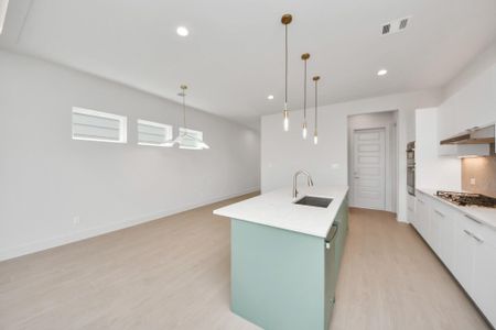 New construction Single-Family house 3003A Ventas Dr, Houston, TX 77047 - image 14