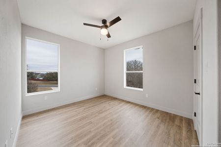 New construction Single-Family house 105 River Blf, Castroville, TX 78009 null- photo 23 23