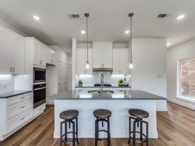 New construction Townhouse house 5621 Woodlands Dr, The Colony, TX 75056 null- photo 9 9