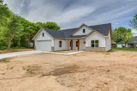 New construction Single-Family house 4004 Tahoe Ct, Granbury, TX 76048 - image