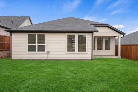 New construction Single-Family house 7136 Intrepid Dr, Saginaw, TX 76179 plan Chamberlin II - image 4
