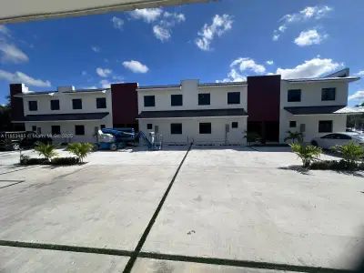 New construction Townhouse house 936 Nw 10 St, Unit 4, Florida City, FL 33034 - image