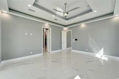 New construction Single-Family house 548 Estuary Shore Lane, Apollo Beach, FL 33572 - photo 39 39