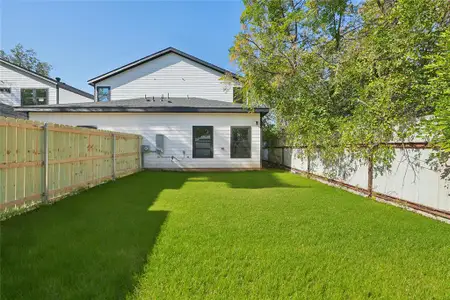 New construction Single-Family house 830 Stamps Ave, Fort Worth, TX 76114 - image