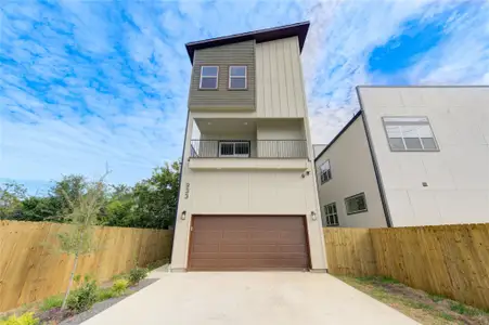 New construction Single-Family house 933 E 40 1/2 St St, Houston, TX 77022 - image
