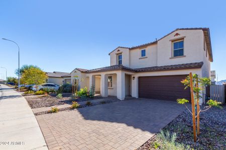 New construction Single-Family house 11611 W Luxton Ln, Avondale, AZ 85323 null- photo 4 4