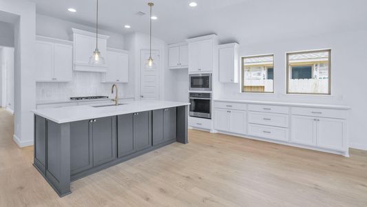 New construction Single-Family house 315 Texoma Plains Dr, Conroe, TX 77304 plan 2504W - image 5