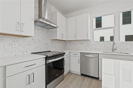 New construction Townhouse house 305 15Th St N, St. Petersburg, FL 33705 - image 18