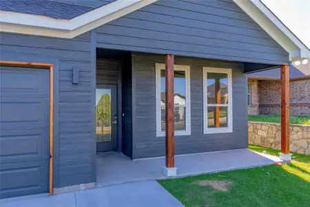 New construction Single-Family house 2408 Beverly Dr, Granbury, TX 76048 - image