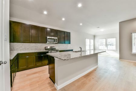 New construction Single-Family house 3915 Sugardale St, Baytown, TX 77521 - image 9