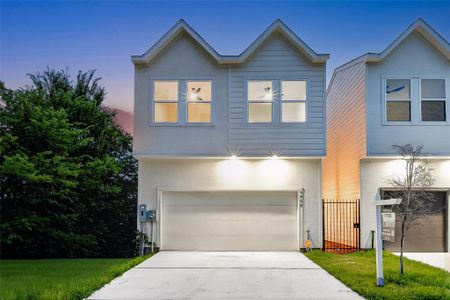 New construction Single-Family house 6808 Madrid St, Houston, TX 77021 - image