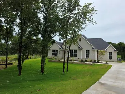 New construction Single-Family house 1053 Llano Wy, Poolville, TX 76487 plan The Longview - image
