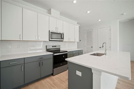 New construction Single-Family house 2949 Stewart Creek Cir, Plant City, FL 33565 - image 4