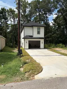 New construction Single-Family house 140 Oak Cir, Livingston, TX 77351 - image