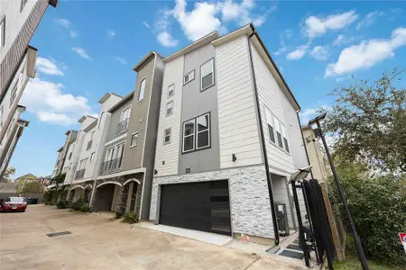 New construction Single-Family house 608 W 28Th St, Unit C, Houston, TX 77008 - photo 0