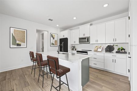 New construction Single-Family house 2013 Wild Heron Ct, Valrico, FL 33596 - image 7