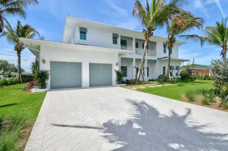 New construction Single-Family house 91 Golfview Dr, Tequesta, FL 33469 - image