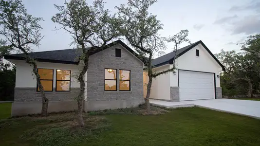 New construction Single-Family house 1860 Rocky Ridge Lp, Canyon Lake, TX 78133 - image