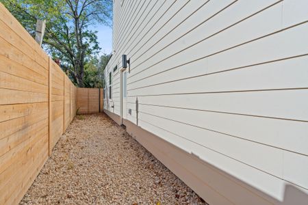 New construction Single-Family house 6107 Begonia Cir, Unit 1, Austin, TX 78741 - photo 27 27