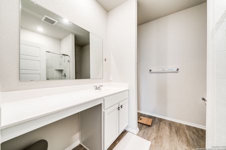 New construction Single-Family house 250 Landing Ln, New Braunfels, TX 78130 plan RC Fenway - image 8