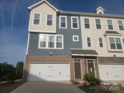 New construction Townhouse house 6997 Waterstone Dr, Sherrills Ford, NC 28673 - image