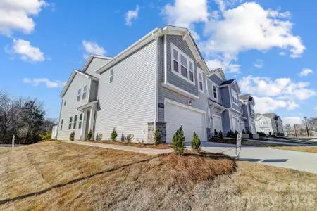 New construction Townhouse house 9226 Pagoda Oak Dr, Charlotte, NC 28269 - image